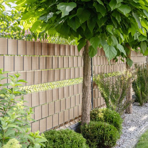 Bandă de gard Quest® Lux 900 g/m², 19cm Bej RAL 1019
