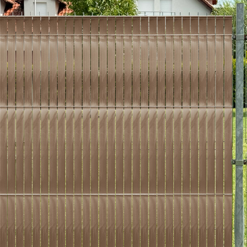 Bandă de gard din PVC – fâșie îngustă și verticală pentru garduri din panouri, potrivită pentru reliefuri, 900 g/m², bej RAL 1019