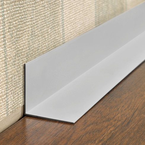 Profilul unghiului lipit ferm pe exterior, roșu burgundy