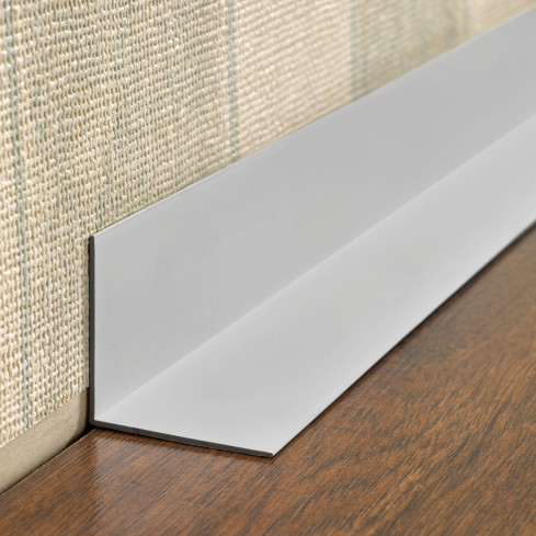 Profilul unghiului lipit ferm pe exterior, grassier