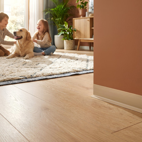 Plintă PVC autoadezivă, profil decorativ flexibil DEKOR, 70x20mm, nisip