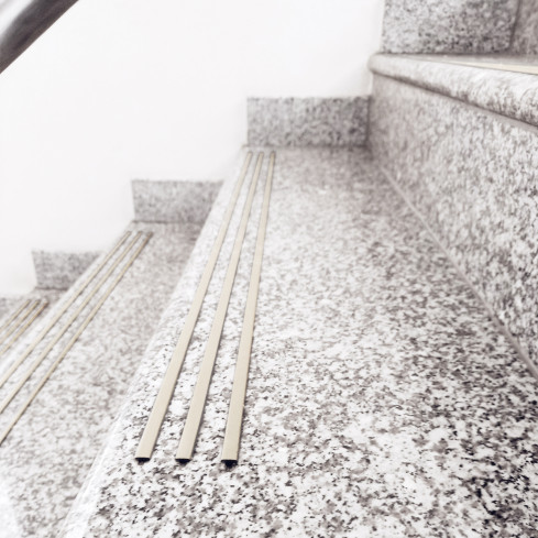 Profil antiderapant pentru scări, bej, canelat, 25m