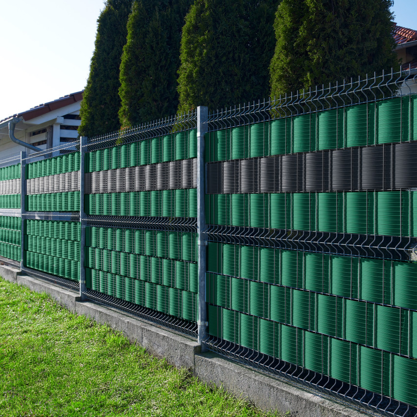 Bandă de gard Quest® Lux 900 g/m², 19cm Verde RAL 6005