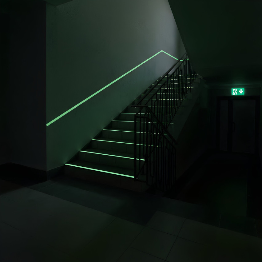 Profile PVC fotoluminiscente autoadezive, bandă de siguranță care luminează în întuneric, alb, 30 mm, 5 m