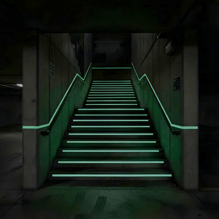 Profile PVC fotoluminiscente autoadezive, bandă de siguranță care luminează în întuneric, alb, 30 mm, 5 m