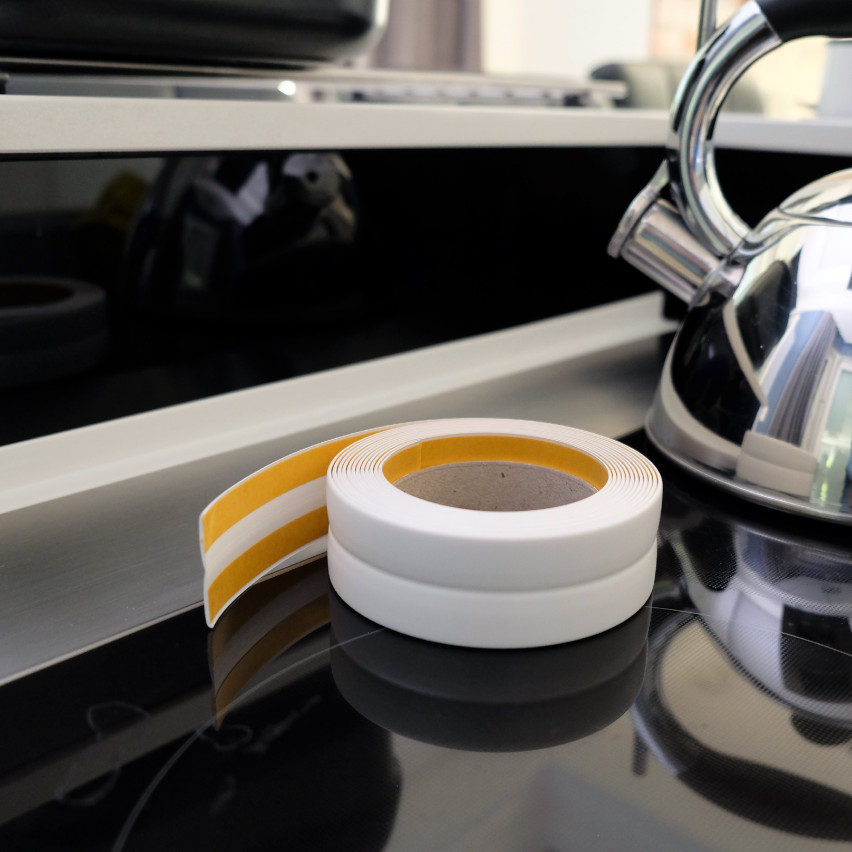 Listă de finisare autoadezivă din PVC, gri