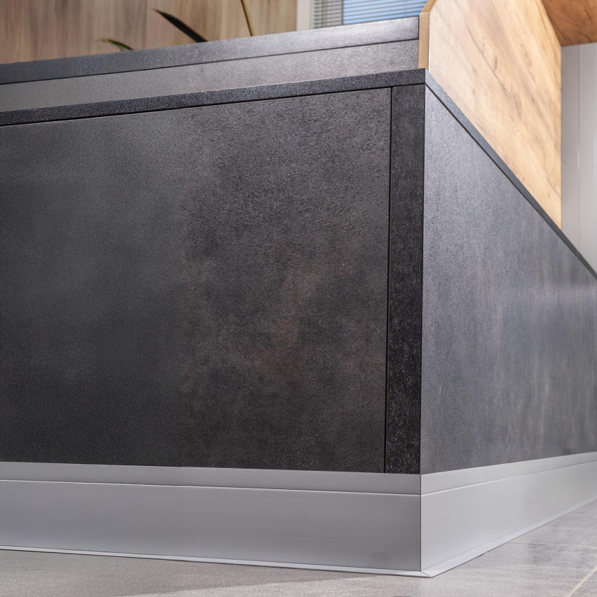 Listă multifuncțională PVC 6in1 – panou de finisaj autoadeziv, gri închis