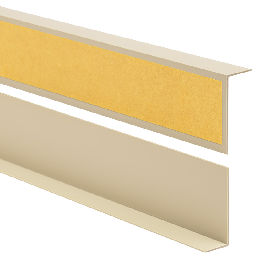  Profil de colț PVC, inegal, lipit pe exterior, protecție colț, bej