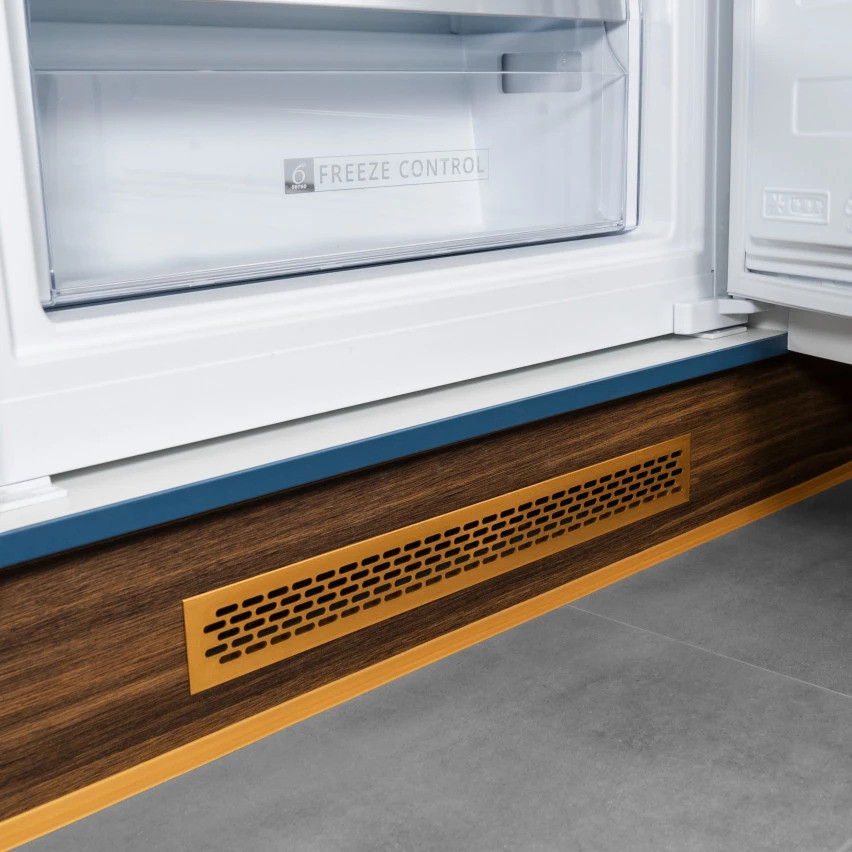 Bandă PVC autoadezivă de montaj și finisare pe bandă de spumă 10/10 5m - aur