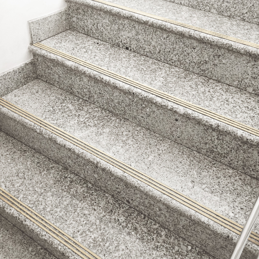 Profil antiderapant pentru scări, bej, canelat, 25m