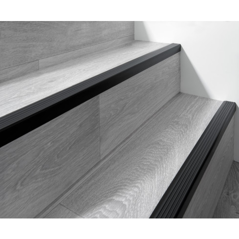 Profil antiderapant scări autoadezive 40x25mm negru